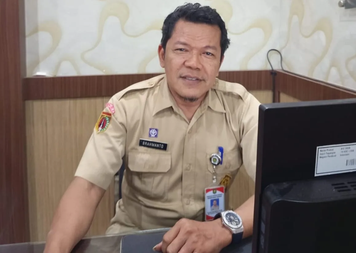 kondisi ruas jalan di Purworejo serta dokumen pengadaan barang dan jasa pemerintah.