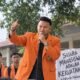 Kondisi antrean kendaraan di SPBU yang berada tepat di sebelah kawasan Kampus PNP PSDKU Pelalawan.