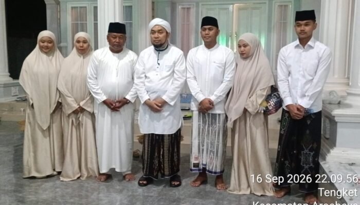 Ribuan Warga Padati Maulid Nabi di Desa Tengket Bangkalan, K.H.R. Achamad Azaim Ibrohimy Hadirkan Pesan Akhlak