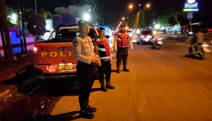 Patroli Malam Sat Samapta Polres Langkat, Cegah Kejahatan Jalanan dan Dekatkan Layanan Polri 110 kepada Masyarakat