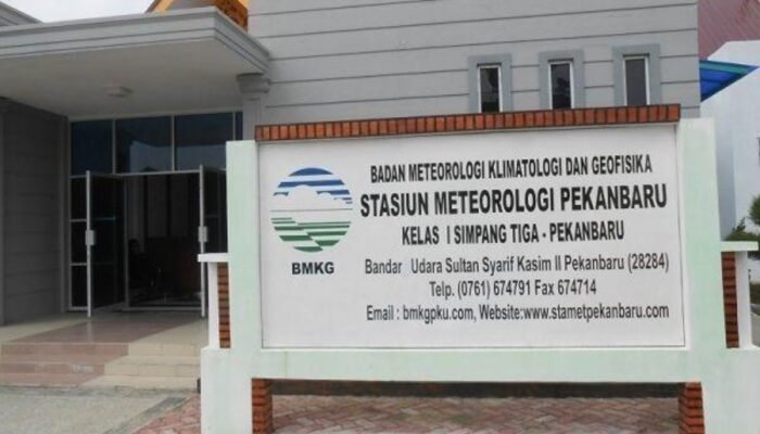 Awal September, Cuaca Riau Berubah Cepat: Hujan Lebat, Angin Kencang, Karhutla dan Banjir Mengintai