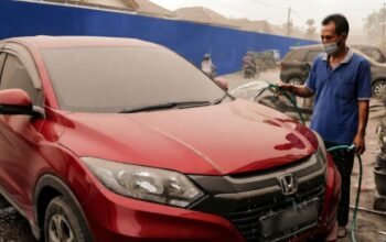 Mobil Diselimuti Abu Vulkanik, Jangan Langsung Dilap! Pakar ITB Ungkap Risikonya