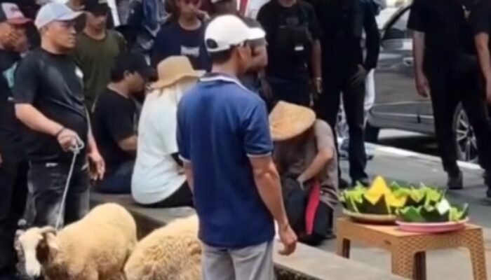 Bukan Demo, Warga Potong Dua Kambing di Depan BPN Bogor Usai Kepala Kantor Pertanahan di OTT KPK