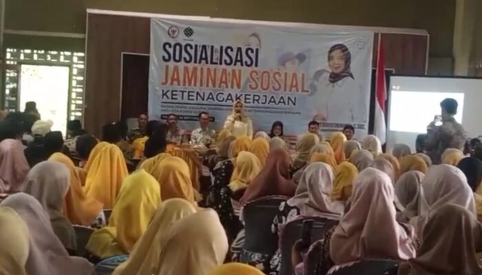 Sosialisasi BPJS Ketenagakerjaan di Tambaksari Cilacap, Dua Keluarga Terima Manfaat Rp84 Juta