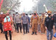 Bupati Ketapang Alexander Wilyo, S. STP.,M.Si Resmikan Listrik untuk 144 Rumah di Dusun Bangunsari dan Dusun Wonosari Desa Banjarsari, Kecamatan Kendawangan, Selasa (13/10/2026