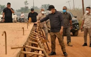 Bupati Alexsander Wilyo cek Langsung Pembangunan Ruas Jalan Pelang Kepuluk Capai 85 Persen dan Ditargetkan Rampung 100 Persen