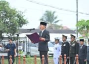 Wakil Bupati Jamhuri Amir, SH memimpin upacara peringatan Hari Sumpah Pemuda ke-98 di halaman pendopo rumah dinas bupati Ketapang