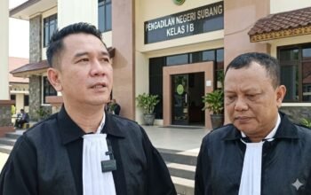 Tuntutan 7 Bulan Jurnalis Muhammad Harun Dinilai Dipaksakan, Kuasa Hukum Siapkan Langkah Hukum Balik Tim kuasa hukum jurnalis Muhammad Harun memberikan keterangan pers usai sidang tuntutan di PN Subang.