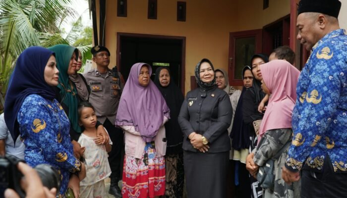 Plt. Bupati Tiorita Pastikan Renovasi Rumah Korban Banjir Berjalan Lancar