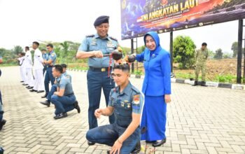 Prajurit Kodaeral XII Naik Pangkat, Dankodaeral XII Pimpin Upacara Kenaikan Pangkat dilanjutkan Tradisi Penyiraman Bunga IMG-20261001-WA0188