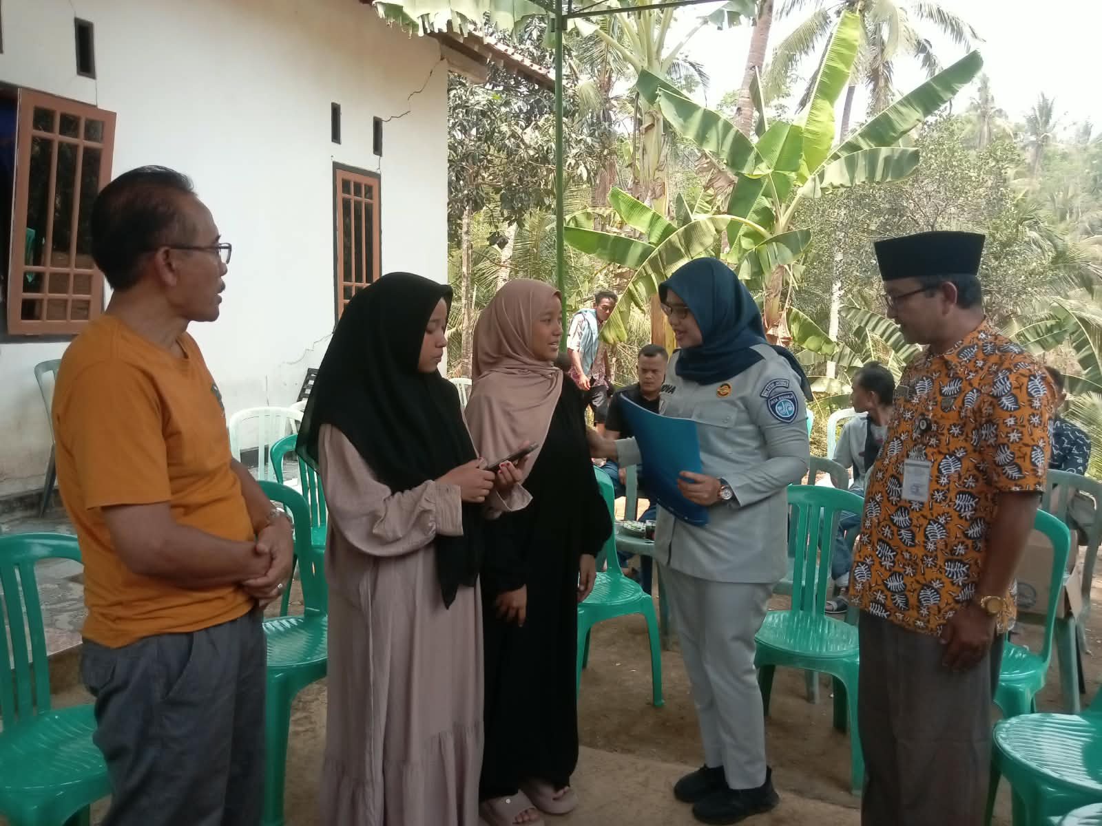Suasana duka saat kedatangan jenazah Marsiti korban KM Virgo Transport di Banjarnegara
