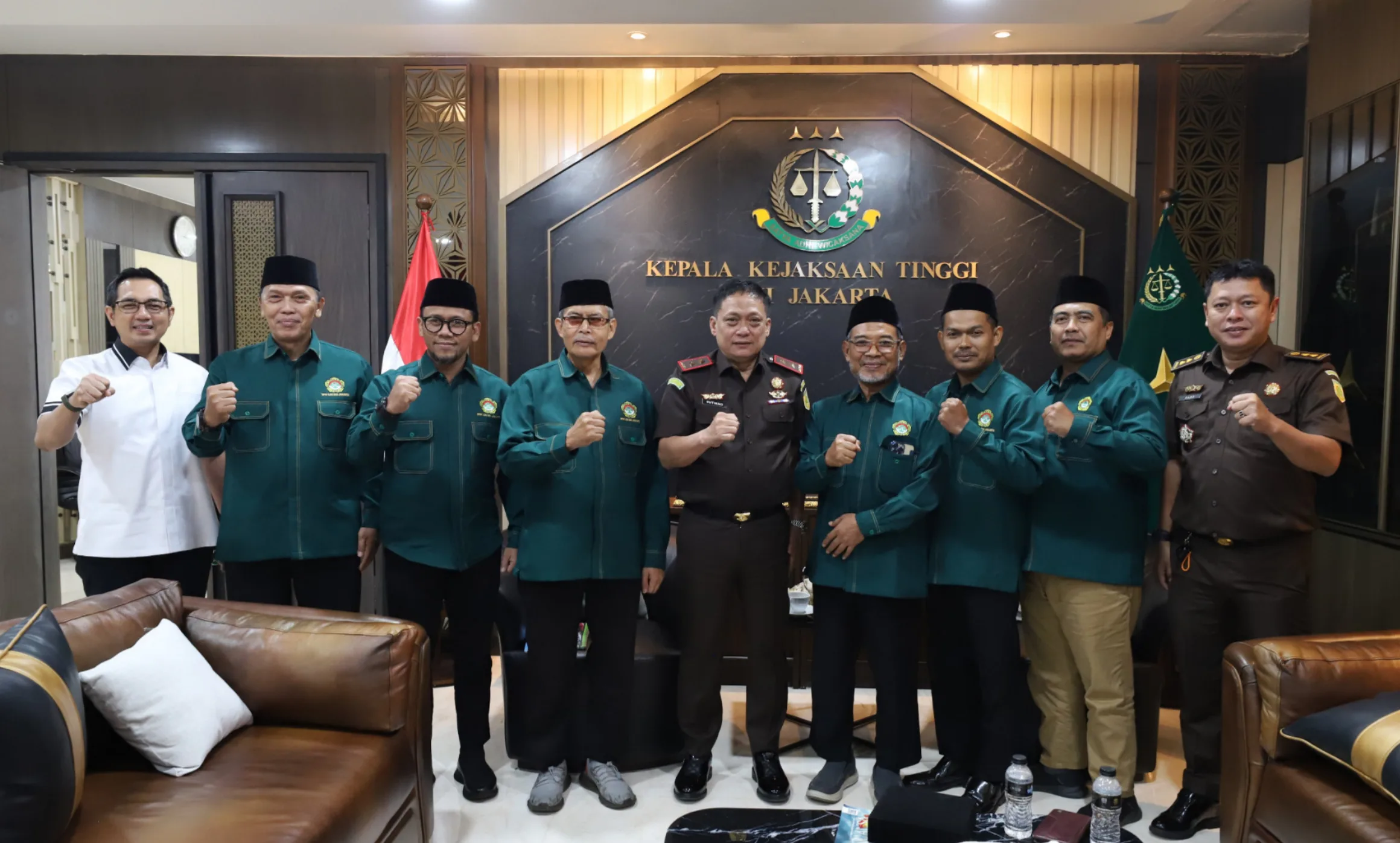 Pengurus DPW LDII DKI Jakarta saat melakukan audiensi bersama Kajati DKI Jakarta.