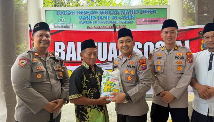 Kapolres Langkat Sambangi Masjid Jamik Al Amin, Serahkan Bansos dan Serap Aspirasi Warga
