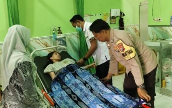 Respon Cepat Polisi Ngawi, Bantu Ibu Hamil 9 Bulan Terjatuh ke Puskesmas Pitu