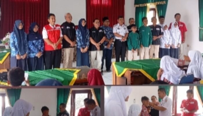Dukung Semangat Belajar, PMI Cilacap Berikan Kacamata Gratis kepada 86 Pelajar Sidareja