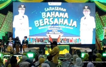 Bupati Madiun H. Hari Wuryanto bersama Wakil Bupati dr. Purnomo Hadi dan Kepala Dinas Pertanian Ndaru Kendaryanto dalam acara Bahana Bersahaja di Desa Sidomulyo.