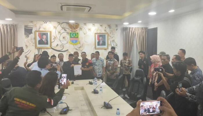 Pemkab Bekasi Akan Periksa Kepala DLH Usai Aksi Wartawan, Tuntutan Pencopotan Belum Diputuskan