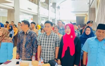 Duta Anti Narkoba Jawa Timur Siti Rafika Hardhiansari saat memberikan motivasi dalam Talkshow P4GN di Gunawangsa Tidar Surabaya.