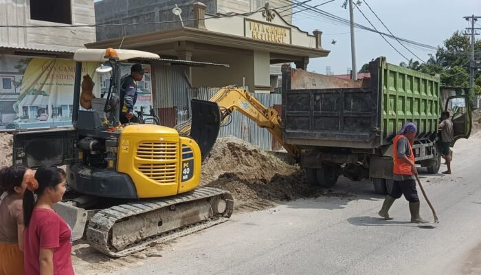 Dugaan Penjualan Material Tanah Proyek Jalan Paya Gambar Dilaporkan GRPK, Transparansi Anggaran Dipertanyakan