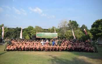Dandim 0802 Ponorogo saat memimpin upacara pembukaan Pembentukan Korps Kadet Republik Indonesia (KKRI) di Lapangan Apel Kodim.