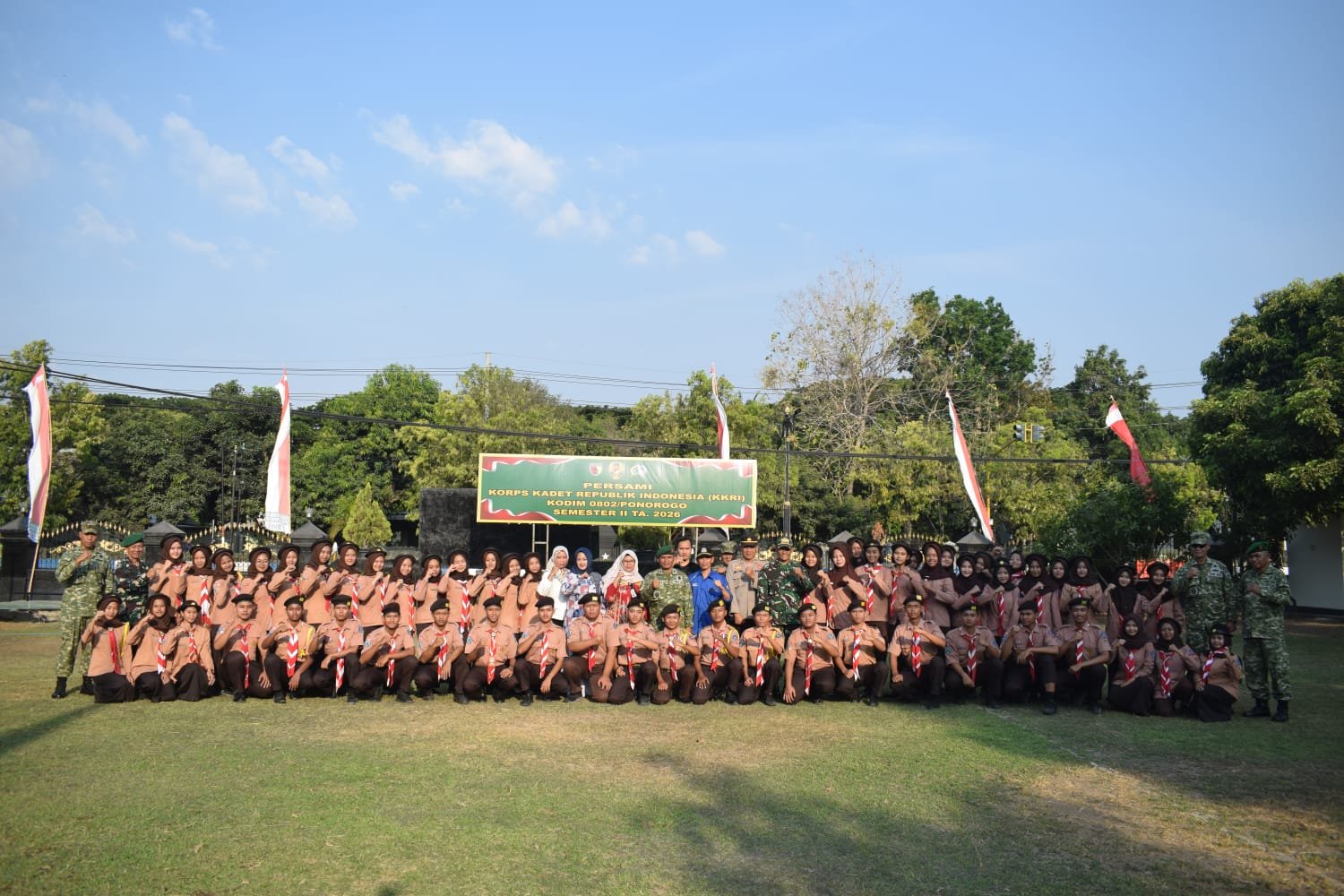 Dandim 0802 Ponorogo saat memimpin upacara pembukaan Pembentukan Korps Kadet Republik Indonesia (KKRI) di Lapangan Apel Kodim.