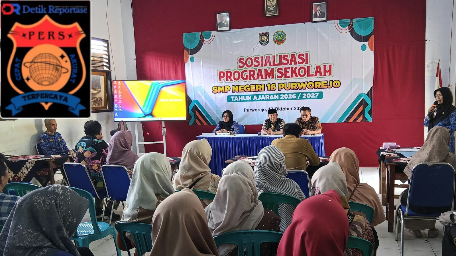 Kepala SMPN 16 Purworejo Dwi Retno Untari saat memaparkan sosialisasi penggunaan anggaran BOS di hadapan wali murid.