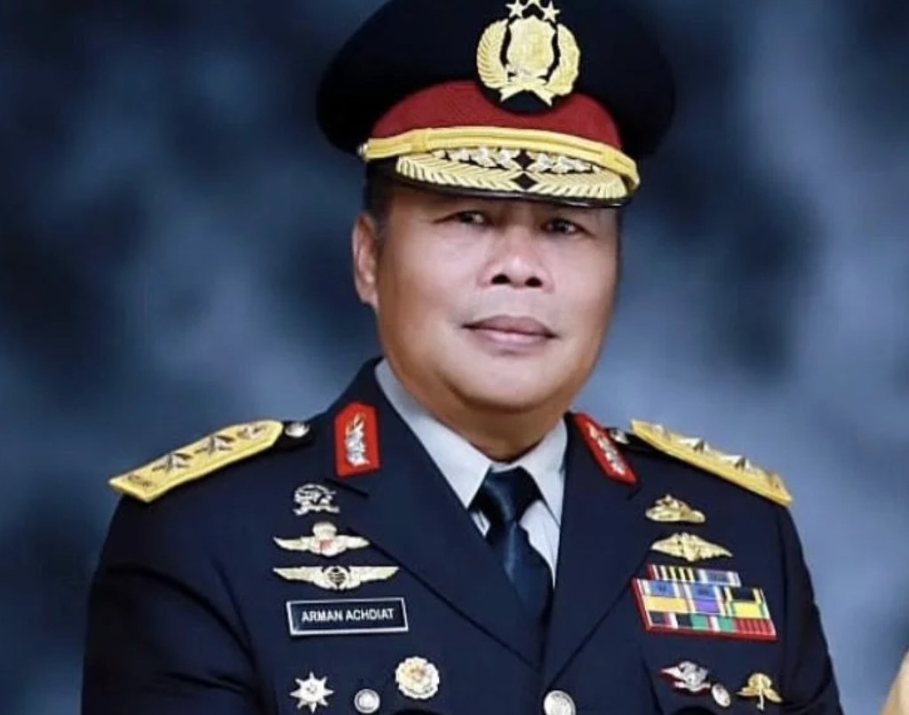 Ilustrasi gedung Mapolda Riau dan pergantian pucuk pimpinan kepolisian daerah.