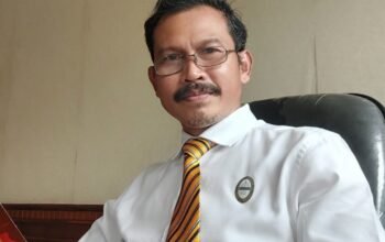 Putusan MK soal Ijazah Gibran Dikritik, Direktur YLBH Fajar Trilakasana Soroti 3 Hal Direktur YLBH Fajar Trilakasana Andi Fajar Yulianto saat memberikan keterangan pers terkait putusan MK.
