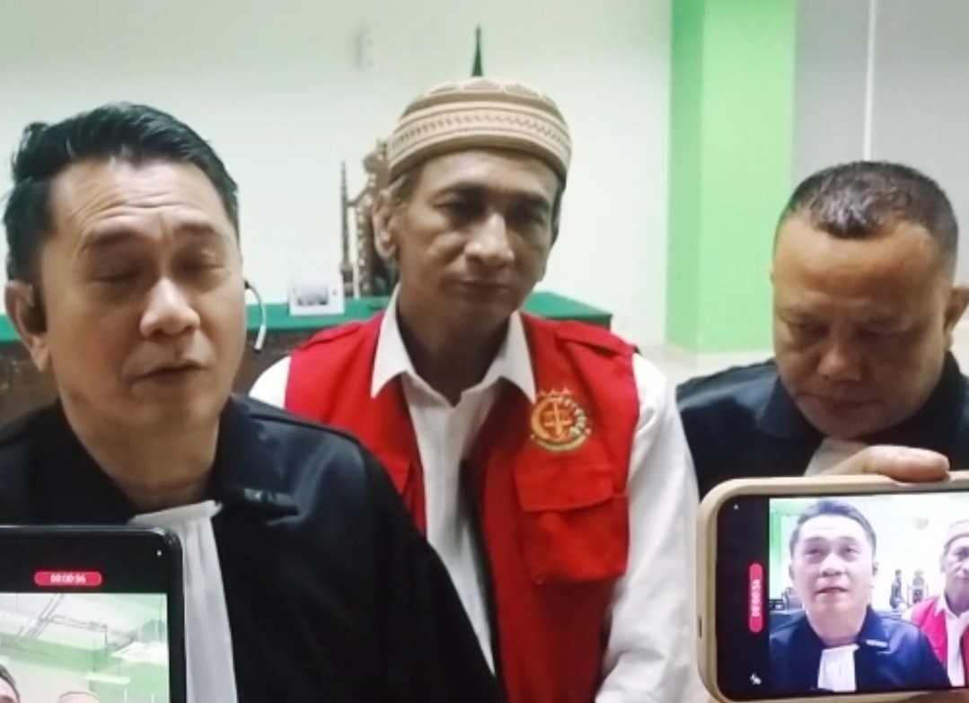 Penasihat Hukum Asep Rohman Dimyati menyampaikan keberatan di sidang perkara M. Harun di PN Subang.