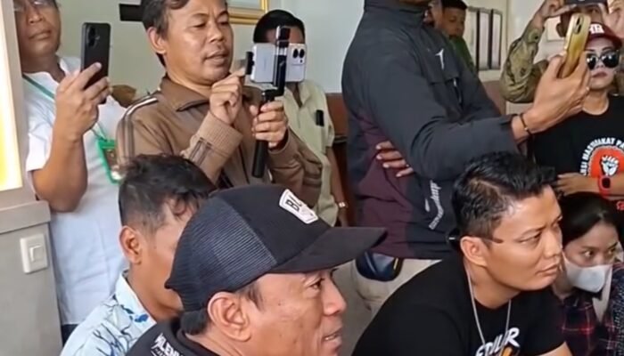 Audiensi di PN Pati Berujung Ricuh, Botok Siram Air ke Arah Hakim