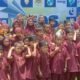 Penyerahan piala Juara Umum Festival Anak Sholeh 2026 kepada pengurus PAC LDII Rungkut Kidul di Masjid Nurul Hikmah Gunung Anyar Surabaya.