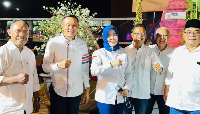 Rafika Hardhiansari Mitra Polri Hadiri Undangan Kenal Pamit Kapolda Jatim dari Irjen Pol. Nanang Avianto ke Irjen Pol. Dekananto