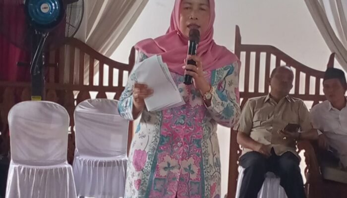 Reses DPRD Cilacap Purwati Dipadati Konstituen. Akankah Nasib Guru Honorer Membaik?