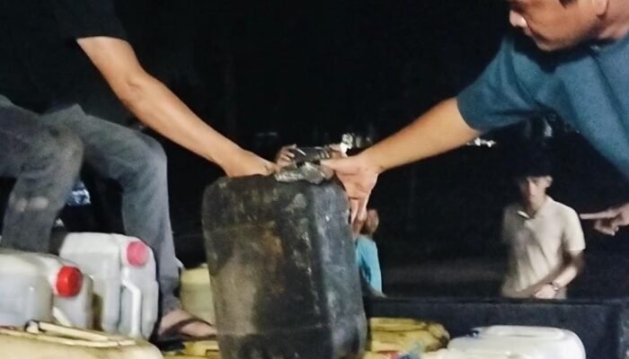 1.000 Liter Solar Diamankan di Pelalawan, Polisi Telusuri Asal-usul BBM di Desa Kemang